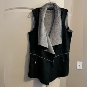 Brand new “”Jones New York “signature faux fur women’s vest.Size-L,color-black🖤
